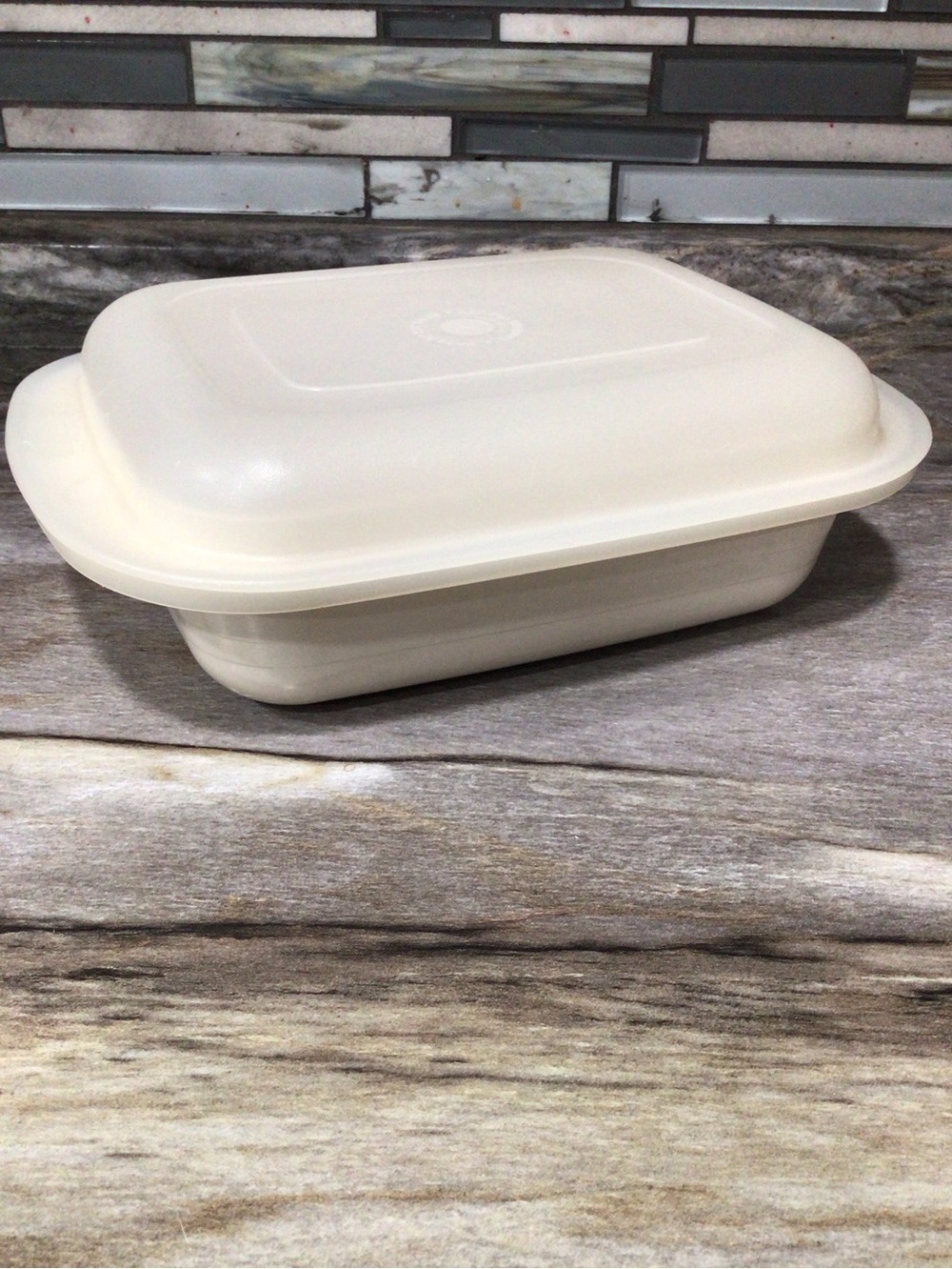 Vintage Tupperware Ultra 21 Loaf Pan & Lid 1.5 Qt Beige Microwave Oven Safe